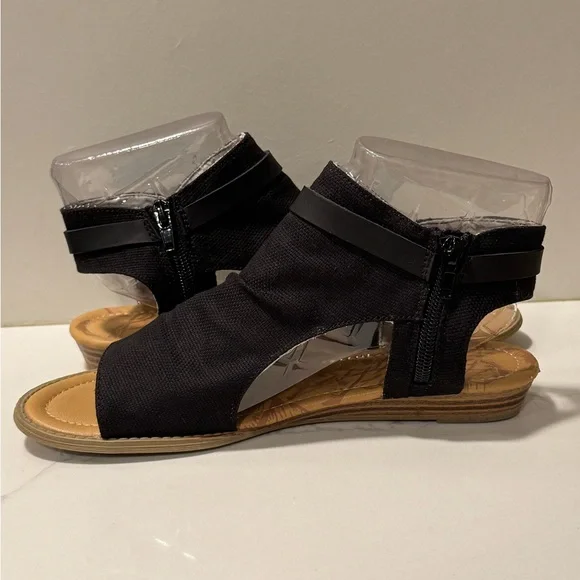 Black Blowfish Women's Sandals - Picture 7 of 11